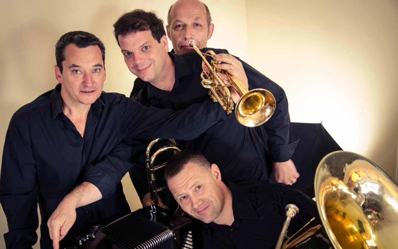 Danse et couleurs du monde en harmonie